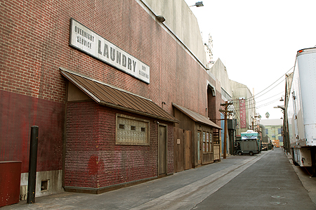 Paramount alley set