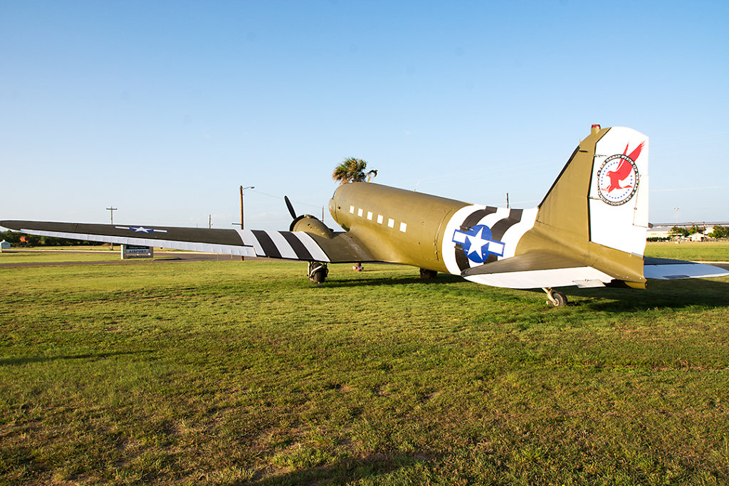Douglas DC-3
