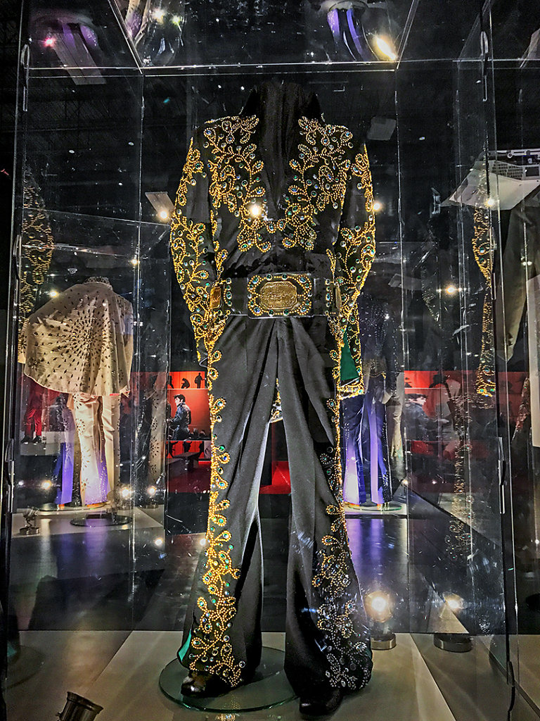 Black Spanish Flower 2