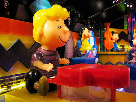 ICE! Gaylord Texan Charlie Brown Christmas sager.org