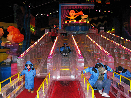 ICE! Gaylord Texan Charlie Brown Christmas sager.org