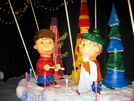 ICE! Gaylord Texan Charlie Brown Christmas sager.org