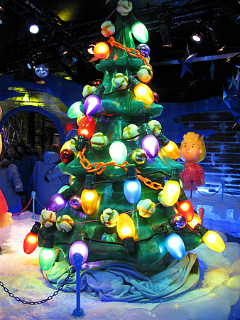 ICE! Gaylord Texan Charlie Brown Christmas sager.org