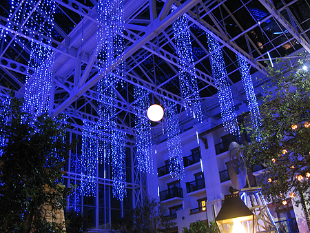 ICE! Gaylord Texan Charlie Brown Christmas sager.org