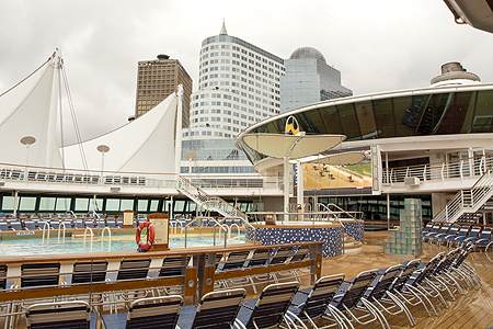 outdoor pool Radiance of the seas