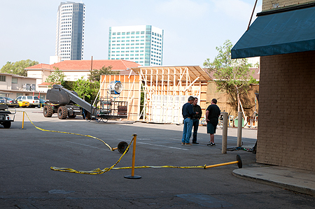 Suburgatory set garage