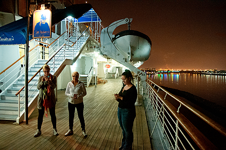 Queen Mary dining with the spirits