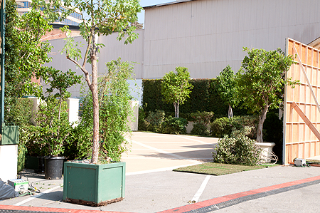 Suburgatory garage set