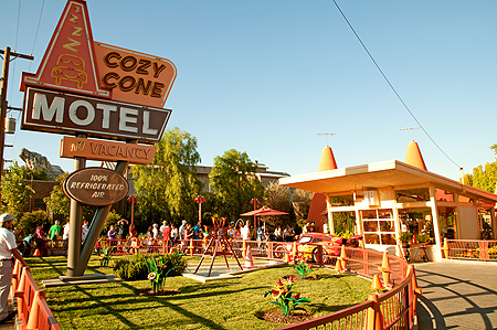 Cozy Cone Motel Lightning McQueen Cars Disney