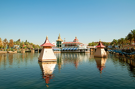 Disneyland Cove Bar