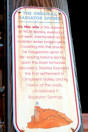 Cars Disneyland Radiator Spring