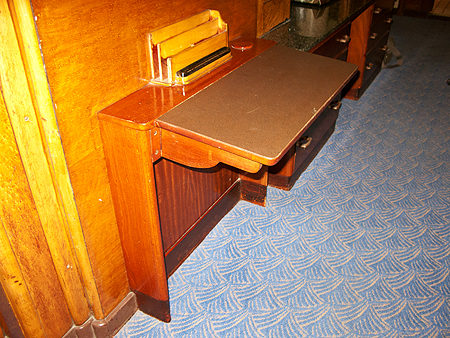 QM Deluxe Stateroom