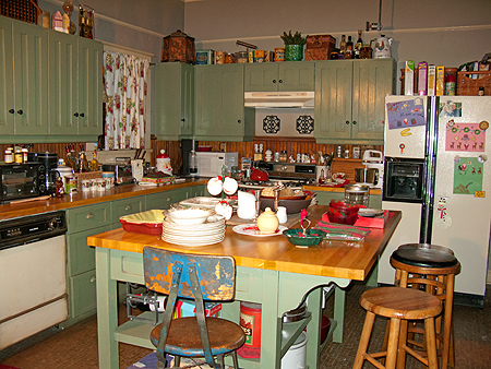 Parenthood kitchen VIP Tour