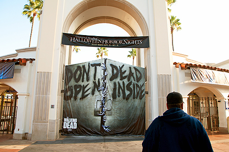 Universal Walking Dead