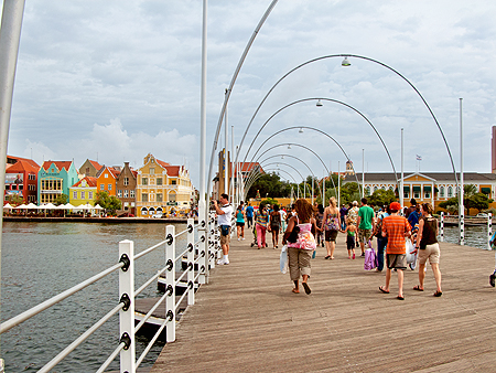 Curacao Queen Emma Bridge pontoon