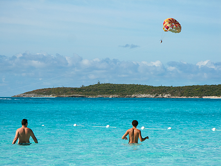 parasailing half moon cay
