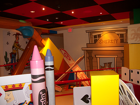 Holywood Studios Toy Story Mania Line