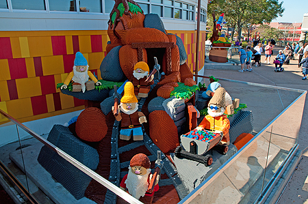 Lego Snow White Dwarves Downtown Disney