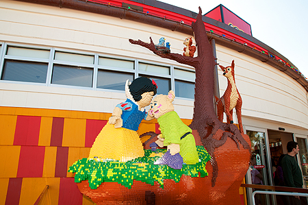 Snow White Lego Downtown Disney