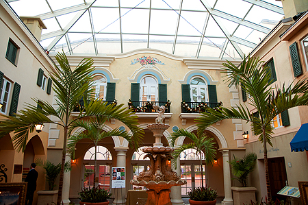 Loews Portofino Bay Universal Atrium