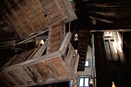 Three Broomsticks Mooving Staircases